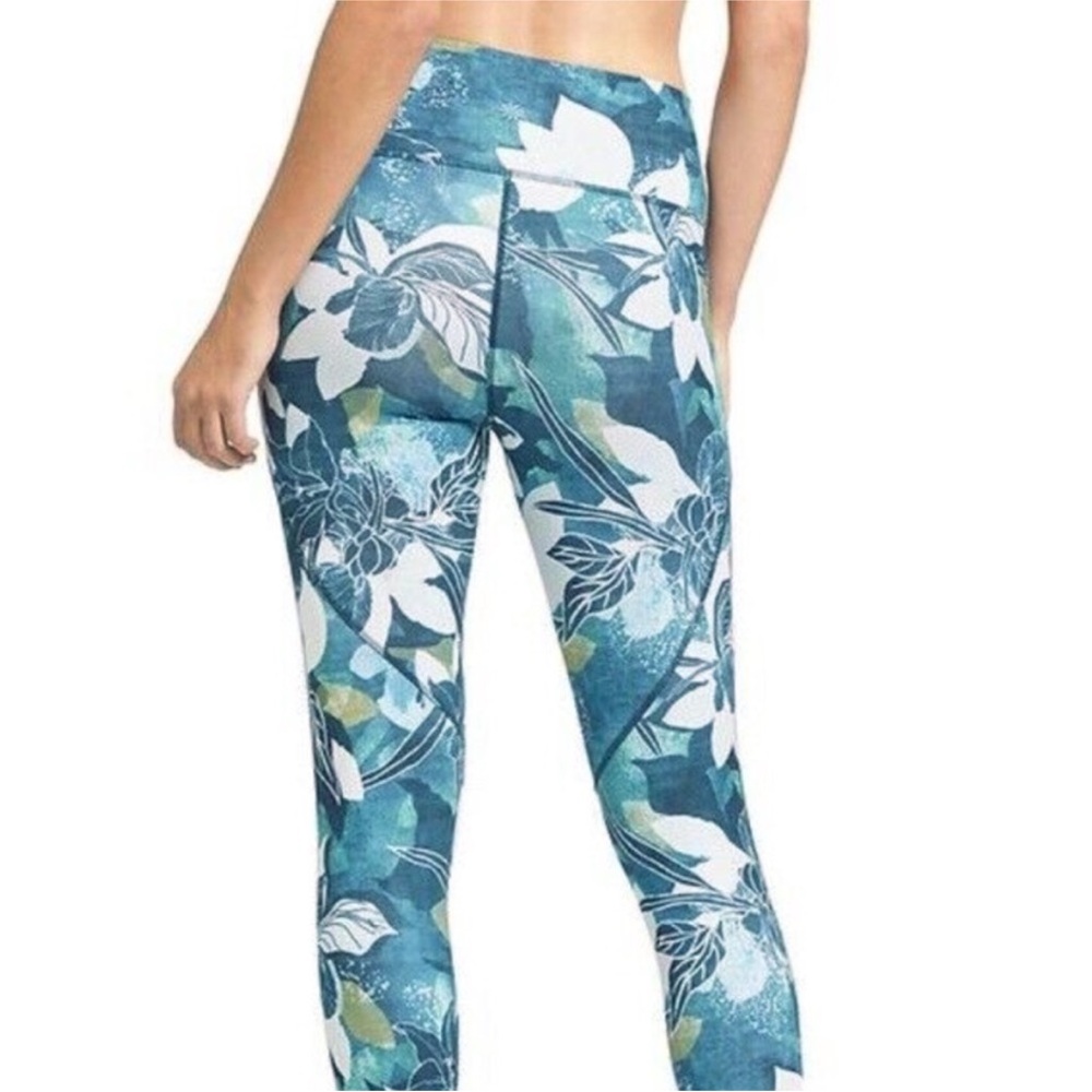Athleta HIGH RISE TROPICAL MESH CHATURANGA™ 7/8 TIGHT size S - Picture 2 of 7